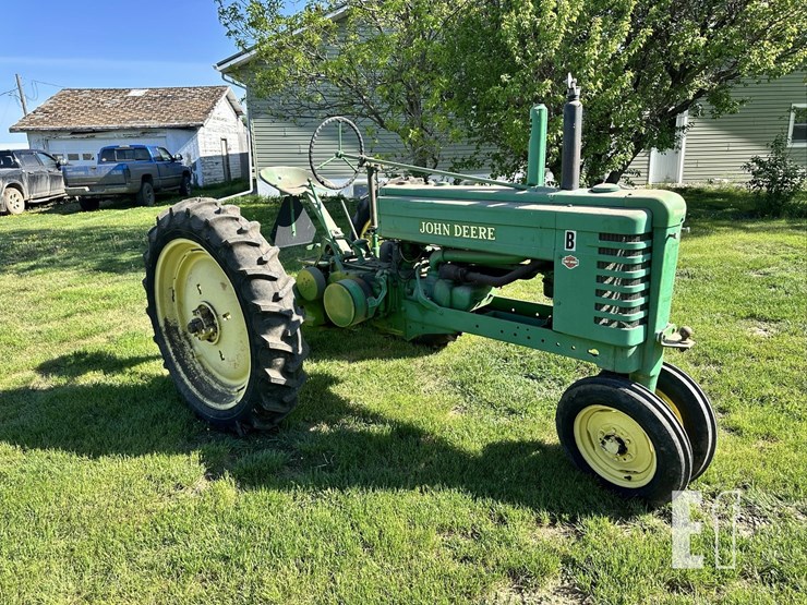 1945-john-deere-b-image-1