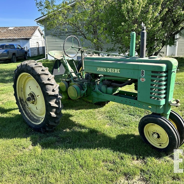 1945 JOHN DEERE B