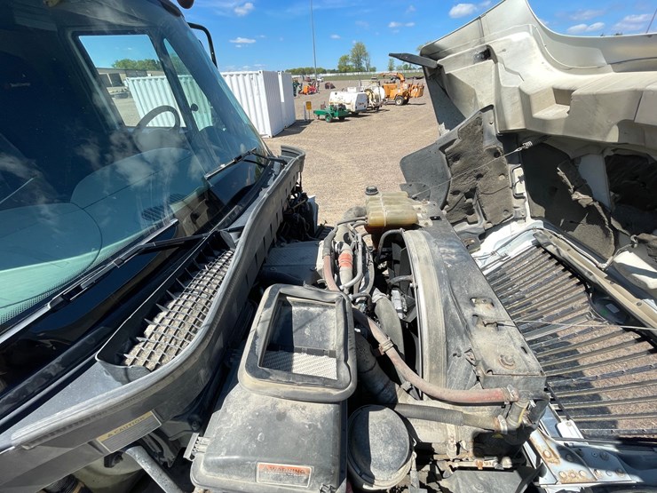 2013-international-durastar-4400-image-22