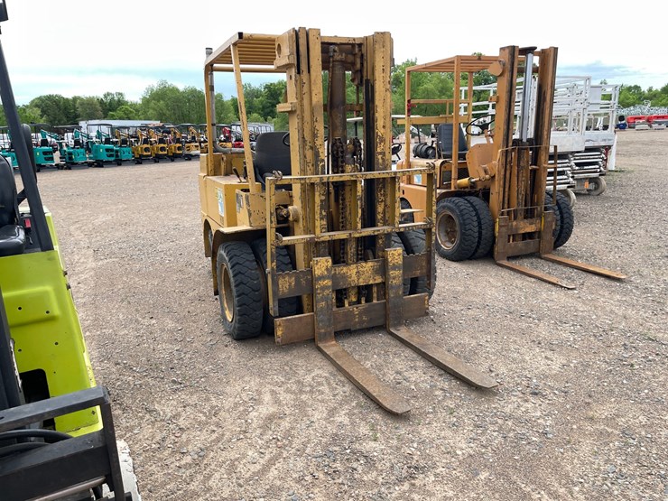 #1016-•-1979-allis-chalmers-acp-60-b-ps-forklift-image-6