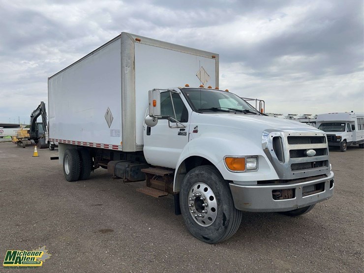 2009-ford-f750-image-2