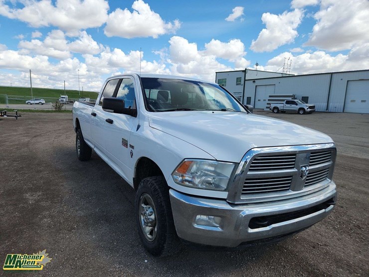 2012-dodge-2500-image-2