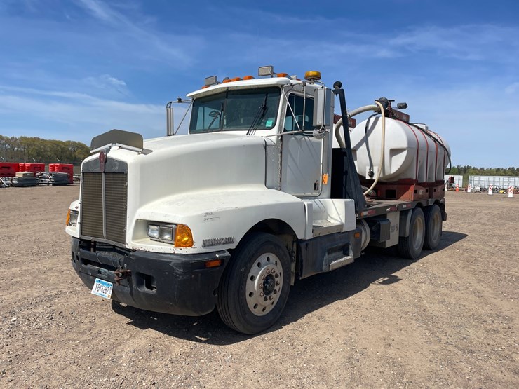 #1316-•-1987-kenworth-vac-truck-(has-mn-title)-image-1