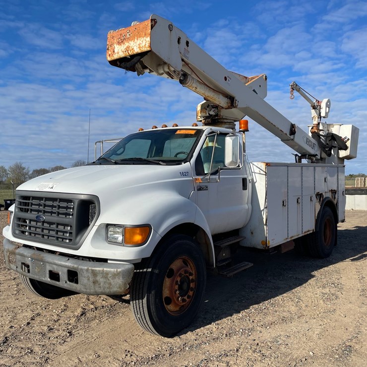 2000 FORD F750