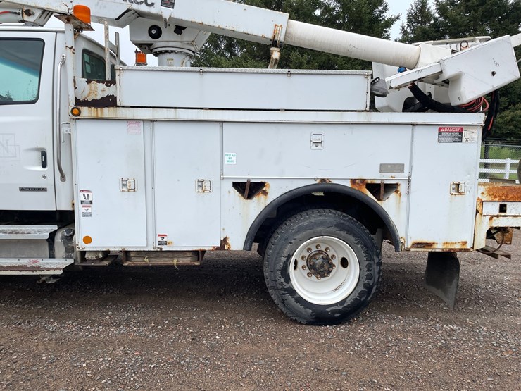 2005-cat-c7-image-15