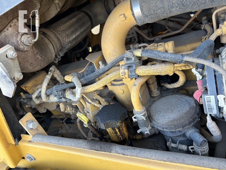2017-deere-700k-xlt-image-31