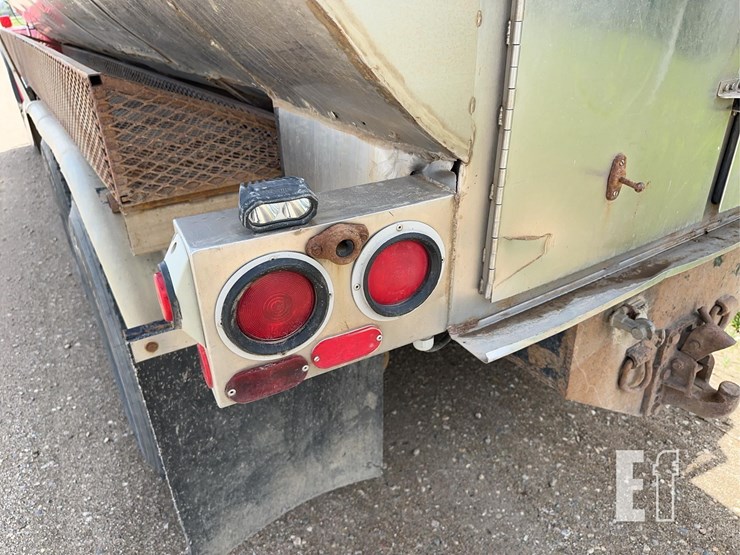 2000-kenworth-t800-image-19