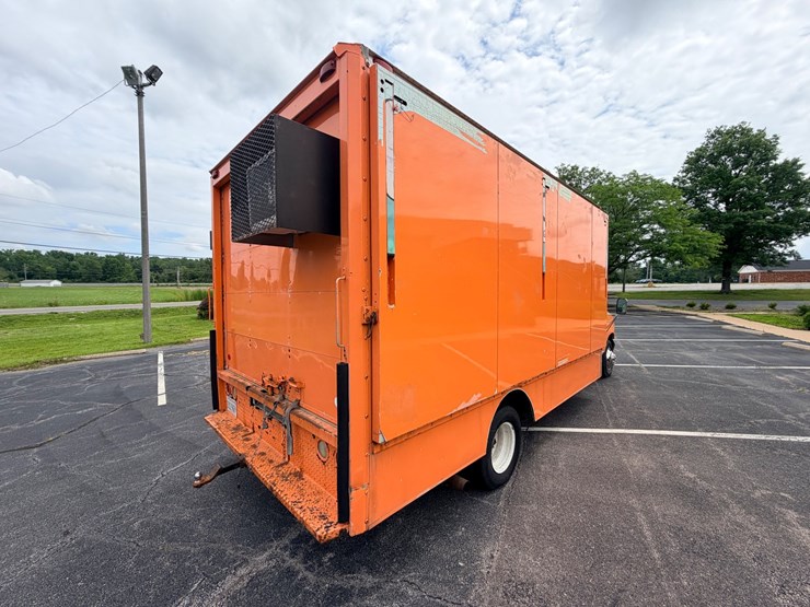 #24061-•-1998-ford-econoline-box-truck-image-12