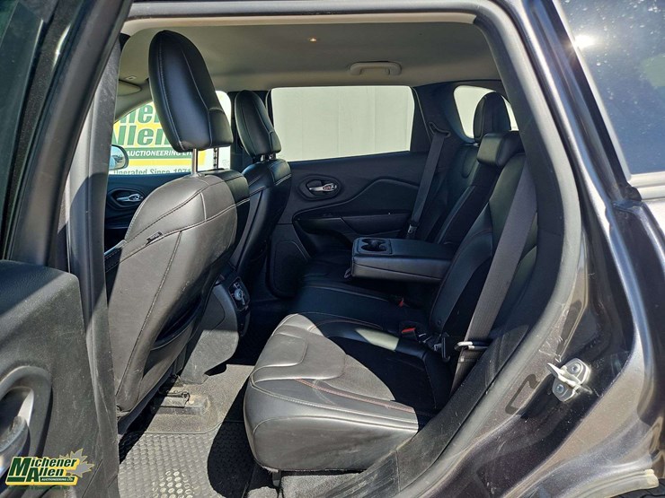 2019-jeep-cherokee-image-15