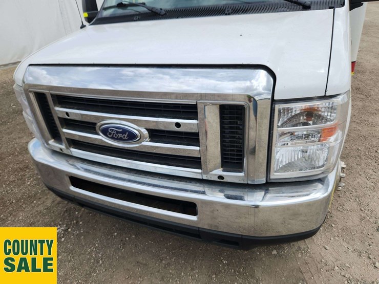 2017-ford-e450-image-55