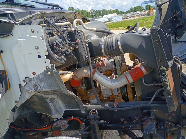 2005-ford-f750-image-28