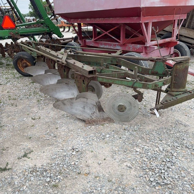 JOHN DEERE F145