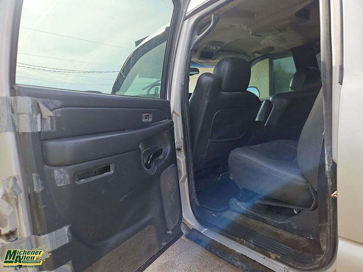 2004-gmc-sierra-2500hd-image-19
