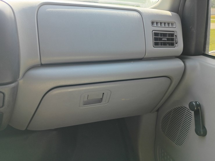 2005-ford-f750-image-46