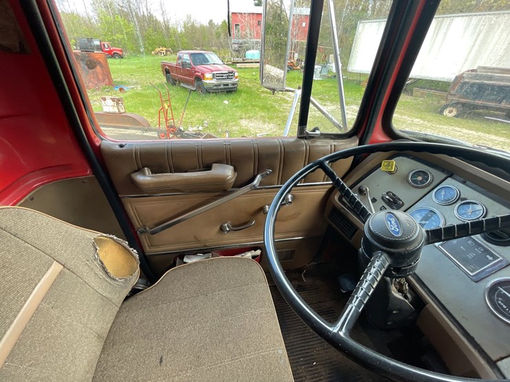 1988-ford-l9000-image-26