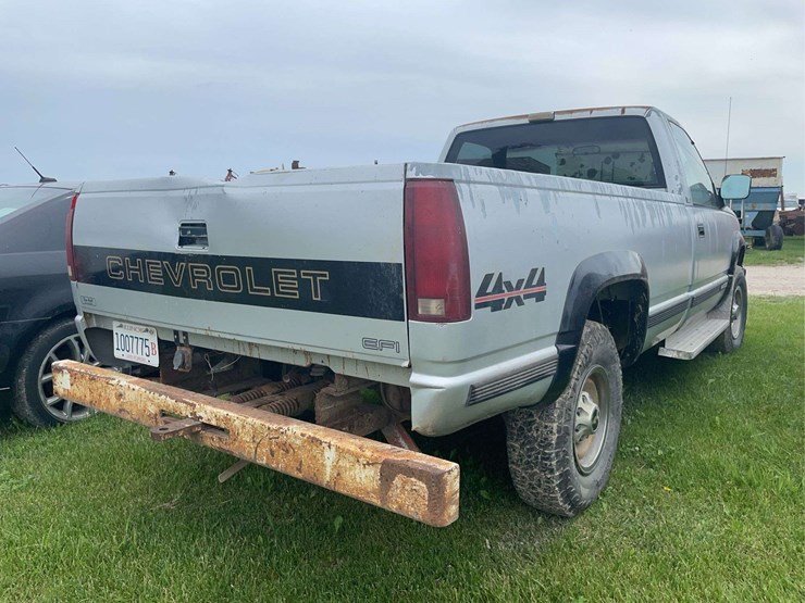 1990-chevrolet-k2500-image-3