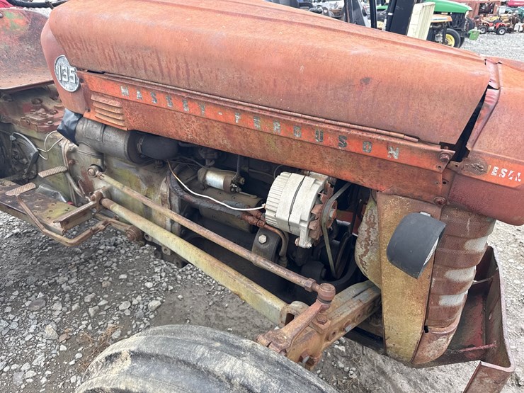 massey-ferguson-135-image-24