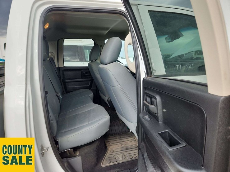 2015-dodge-1500-image-24