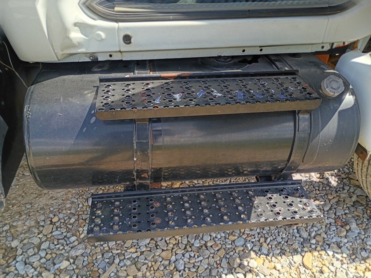 2005-ford-f750-image-42