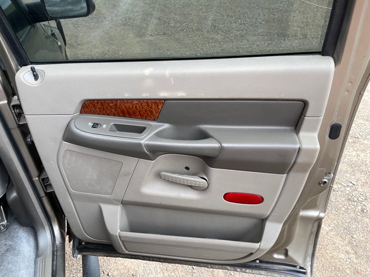 2006-dodge-ram-2500-image-25