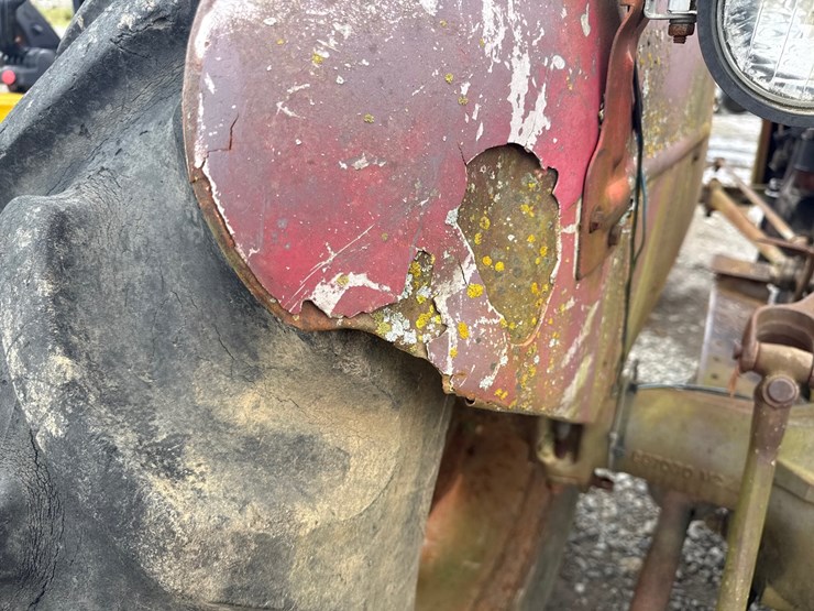 massey-ferguson-135-image-10