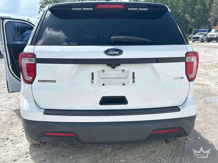 2018-ford-explorer-image-21