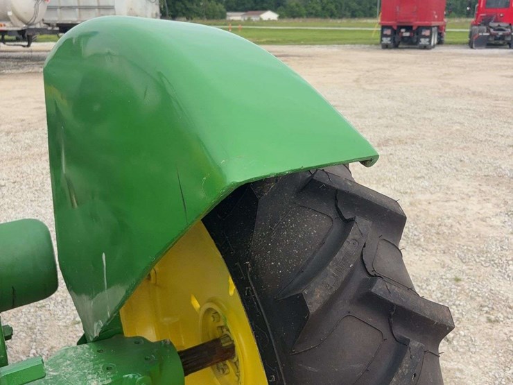 1950-john-deere-b-image-11