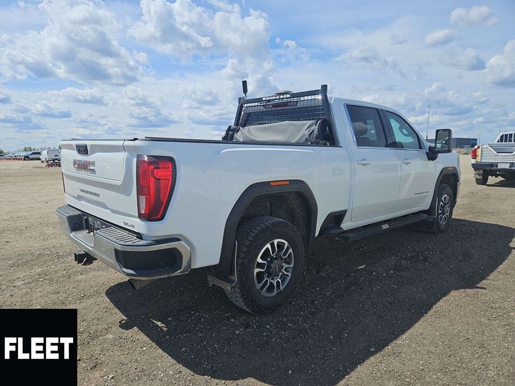 2022-gmc-sierra-2500hd-image-4