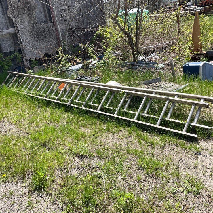#2889 • (2) Aluminum Ladders (OR)