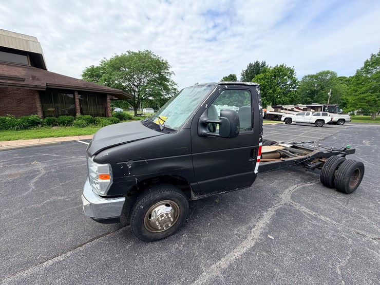 2008-ford-e450-image-4