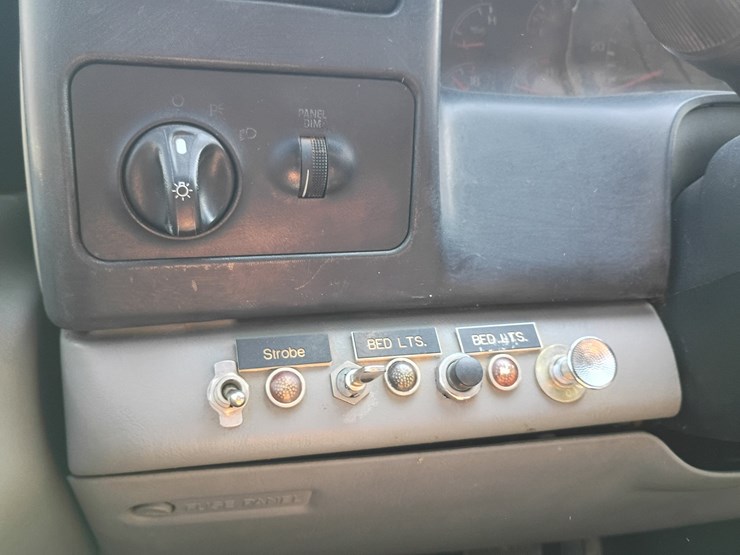 2005-ford-f750-image-58