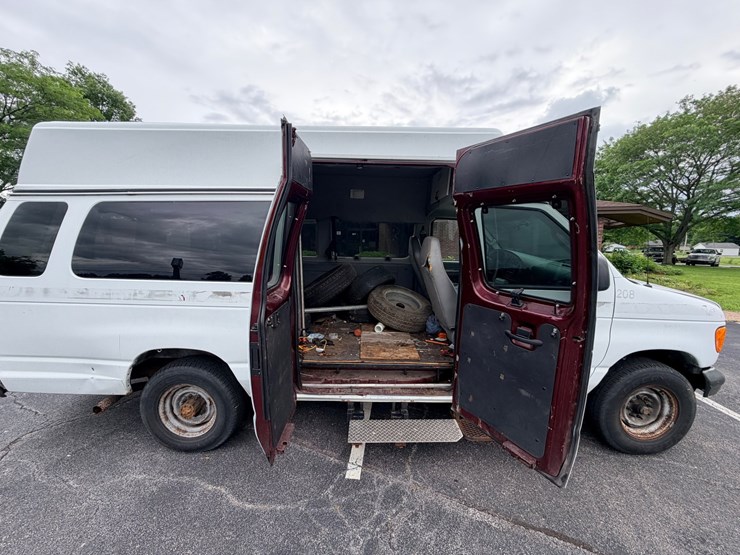 #24064-•-2007-ford-econoline-wagon-van-image-63