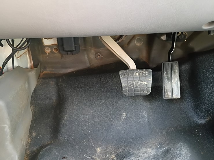2005-ford-f750-image-59