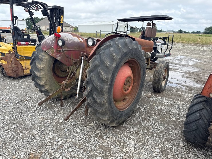 massey-ferguson-135-image-3