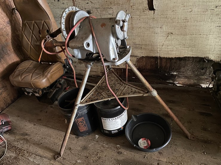 #2846-•-ridgid-pipe-threader-(or)-image-1
