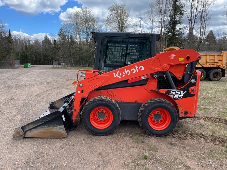 2022-kubota-ssv65-image-2