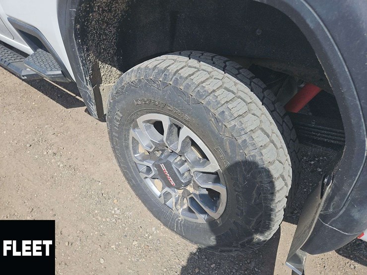 2022-gmc-sierra-2500hd-image-12