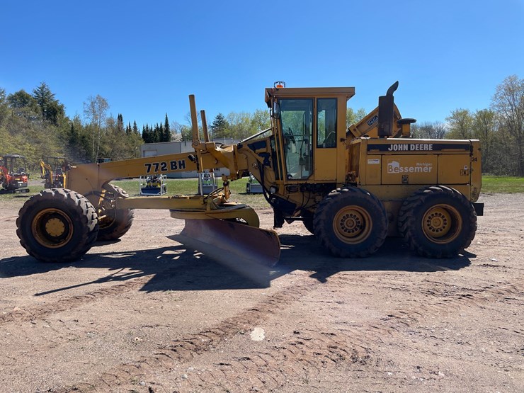 1993-deere-772bh-image-7