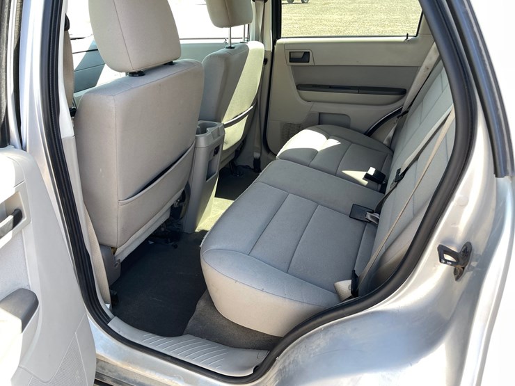 2011-ford-escape-xlt-image-15