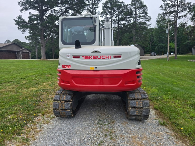 2024-takeuchi-tb290-image-19