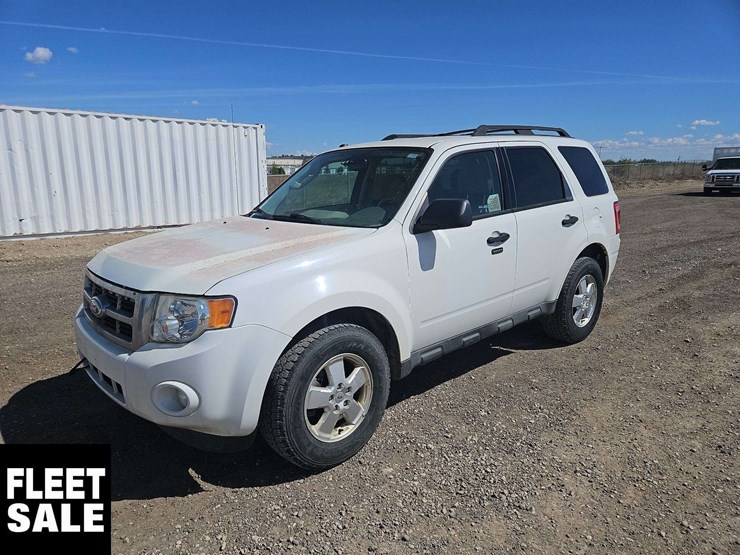 2011-ford-escape-image-1