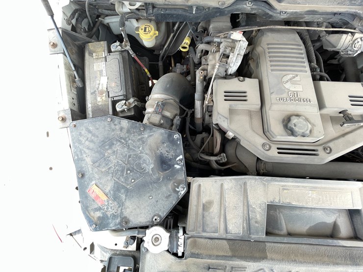 2011-dodge-ram-3500-image-23