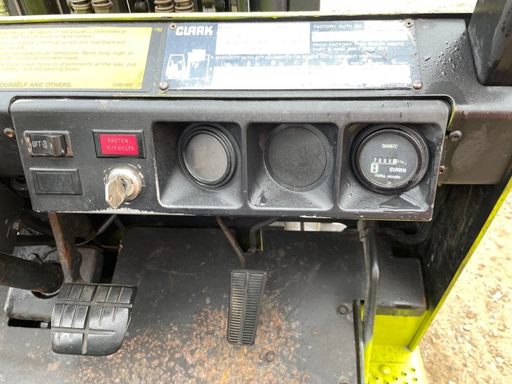 #1000-•-clark-glx30-forklift-image-15