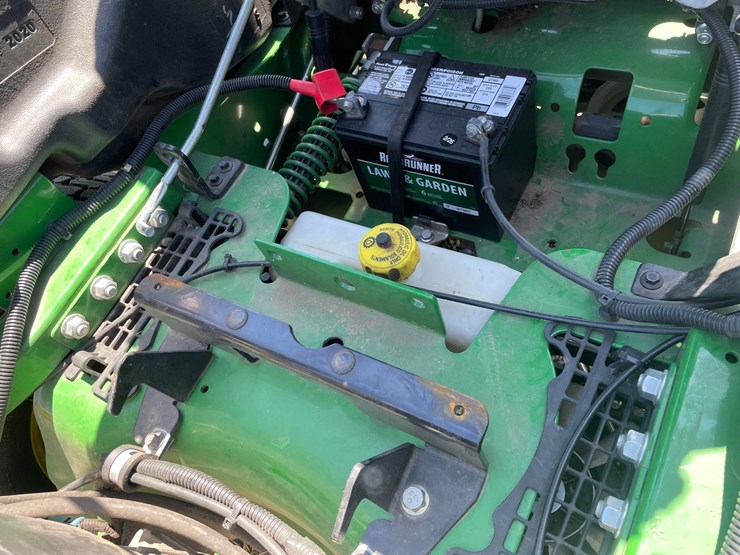 2020-john-deere-z915e-image-10