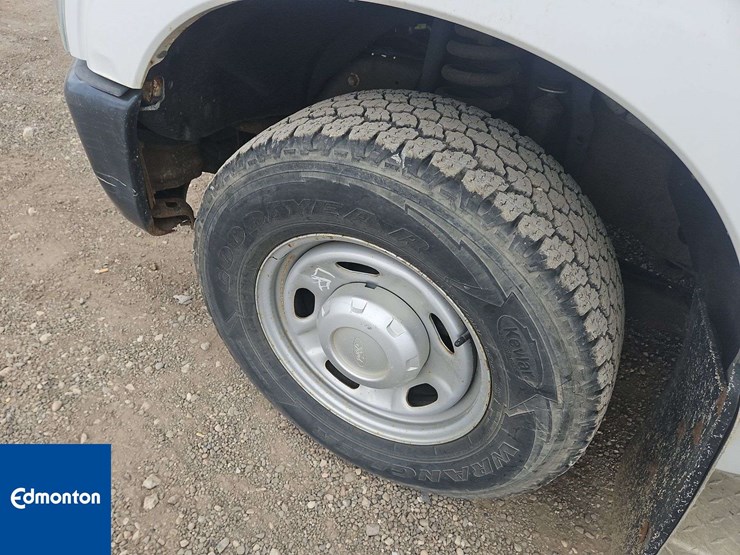 2013-ford-f250-image-13