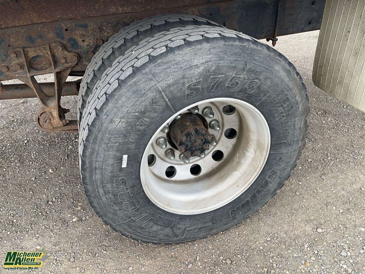 2009-ford-f750-image-11