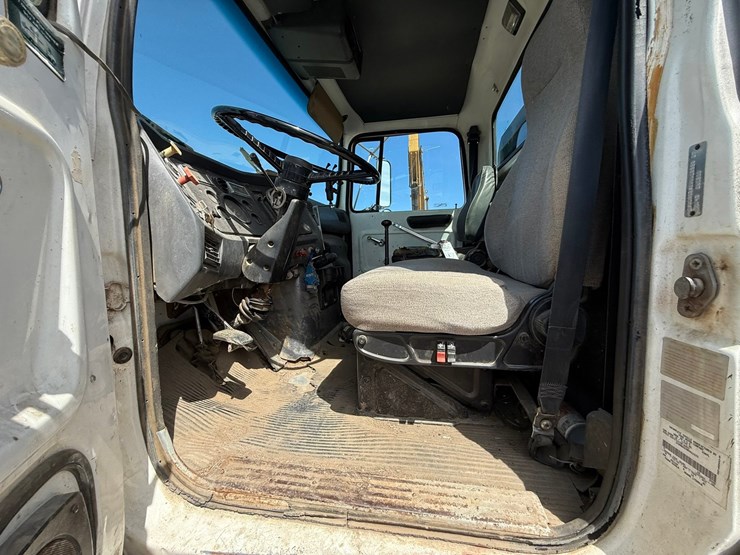 1993-ford-l8000-image-37