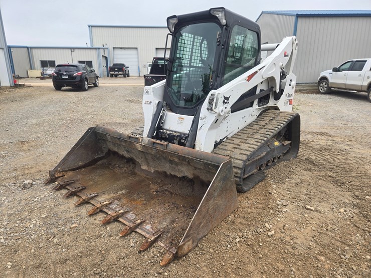 2023-bobcat-t770-image-1