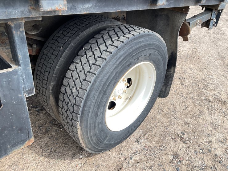 1994-ford-l9000-image-10