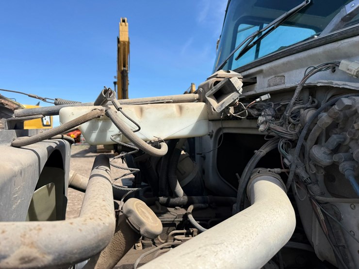 1993-ford-l8000-image-13